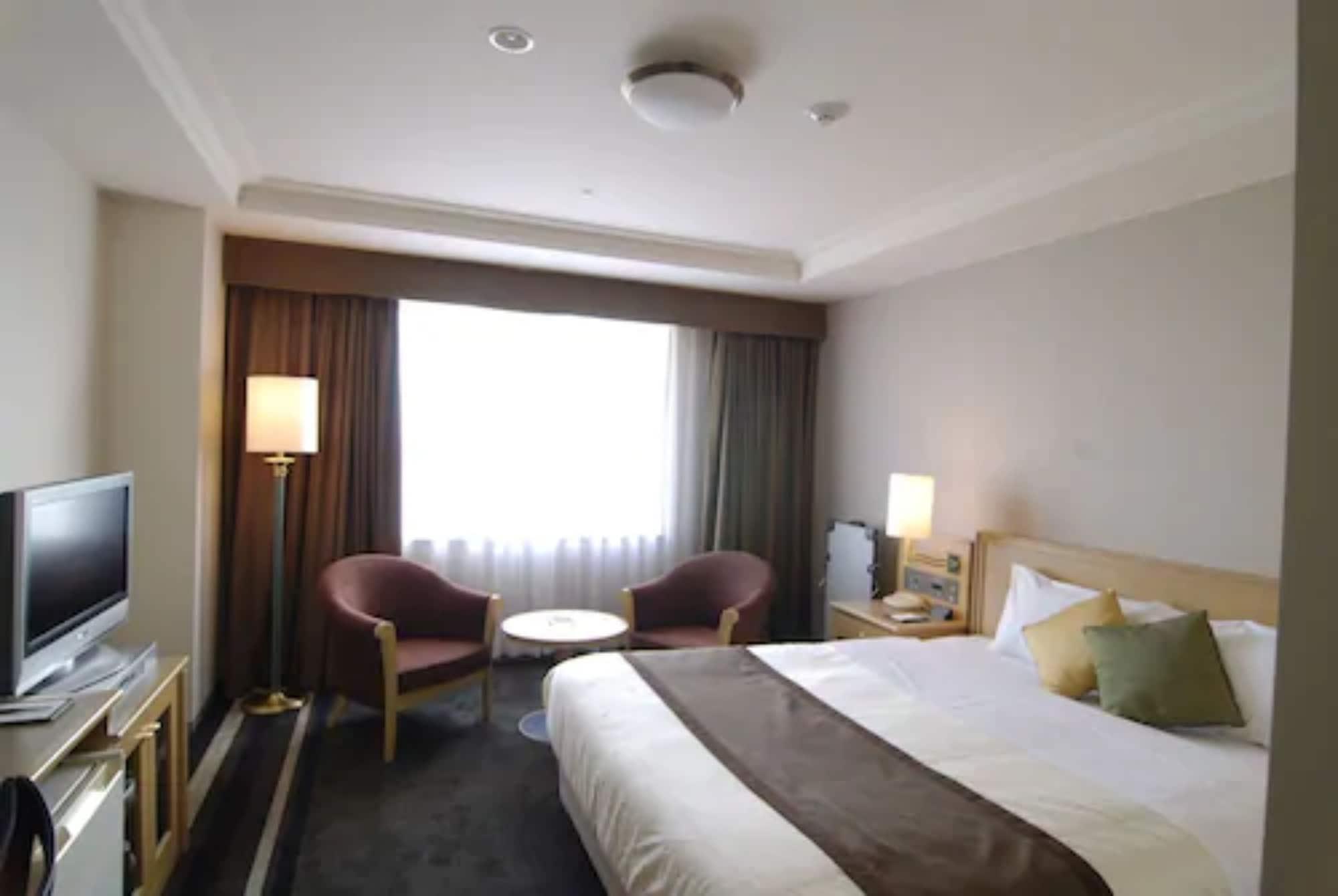 Keio Plaza Hotel Хатиодзи Экстерьер фото